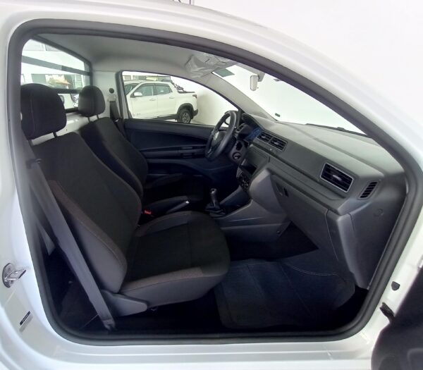 Volkswagen Saveiro Robust 1.6 2025 0 KM - Image 9