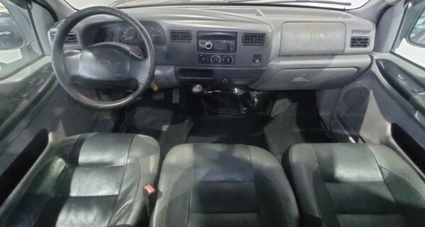 FORD F250 XLT 4.2 TURBO 2001 - Image 11