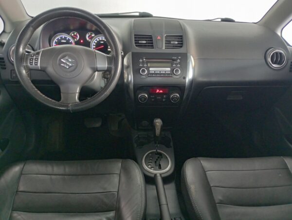 Suzuki SX4 2.0 4WD Automático 2011 - Image 11