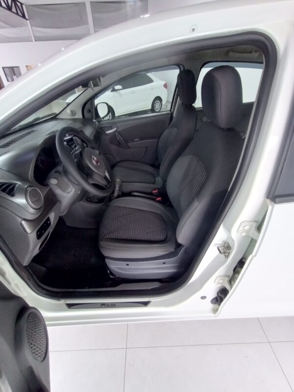 FIAT PALIO ATTRACTIVE 1.4 2014 - Image 2