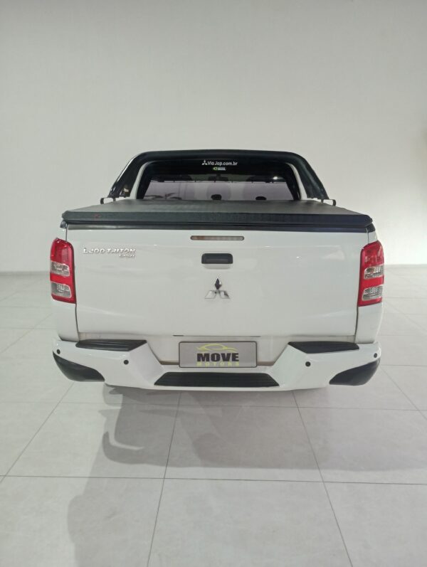 MITSUBISHI L200 TRITON SPORT GL 4X4 2.4 TURBO DIESEL - Image 2