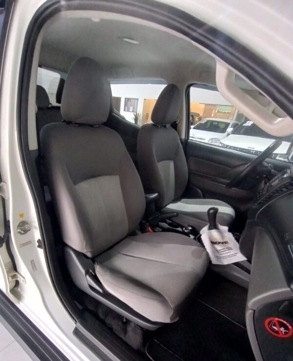 MITSUBISHI L200 TRITON SPORT GL 4X4 2.4 TURBO DIESEL - Image 6