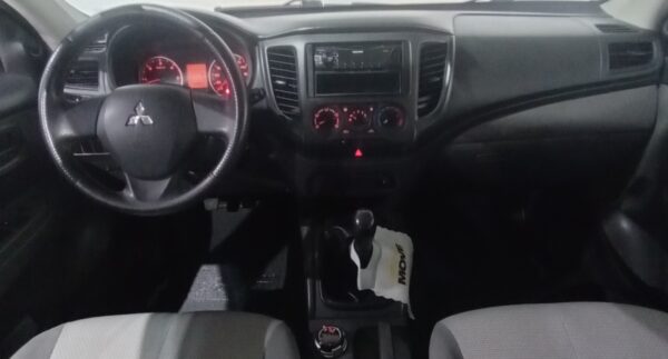 MITSUBISHI L200 TRITON SPORT GL 4X4 2.4 TURBO DIESEL - Image 14