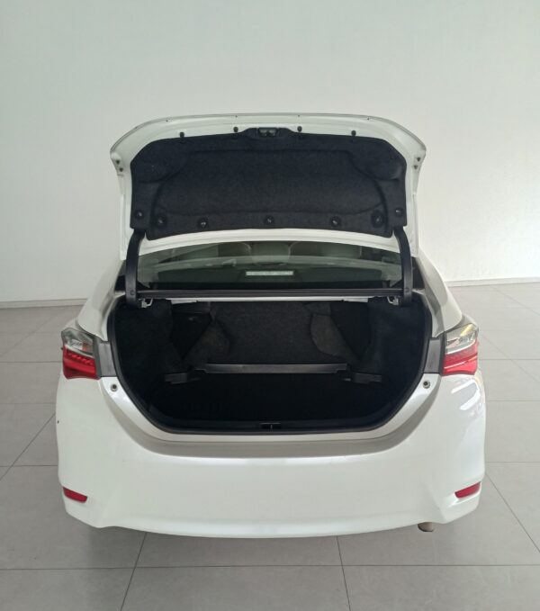 TOYOTA COROLLA GLI 1.8 2019 - Image 10