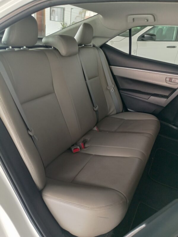 TOYOTA COROLLA GLI 1.8 2019 - Image 13