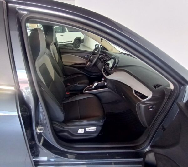 CHEVROLET ONIX PREMIER 1.0 TURBO AUTOMÁTICO 2024 - Image 6